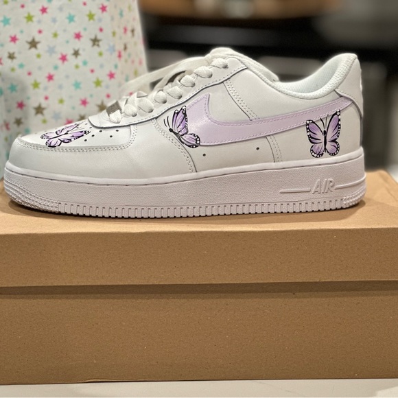 CUSTOM BUTTERFLY NIKES - Picture 1 of 4